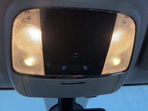 Used 2020 Dodge Durango SXT image 27