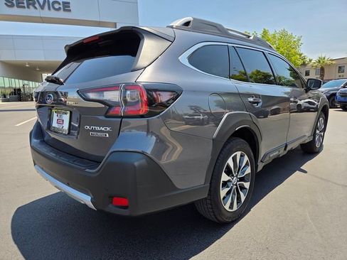 Used 2023 Subaru Outback Touring AWD/4WD image 4
