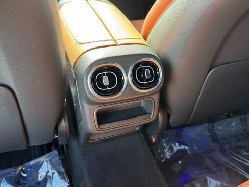 Certified 2025 Mercedes-Benz GLC 300 image 17