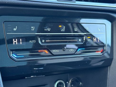 New 2026 Volkswagen Taos SEL image 20