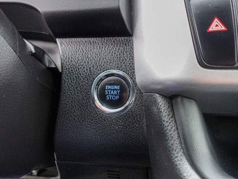 Certified 2018 Toyota Highlander SE image 23