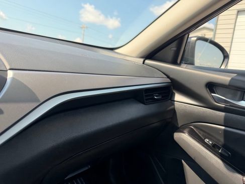 Used 2024 Nissan Altima 2.5 SR FWD image 23