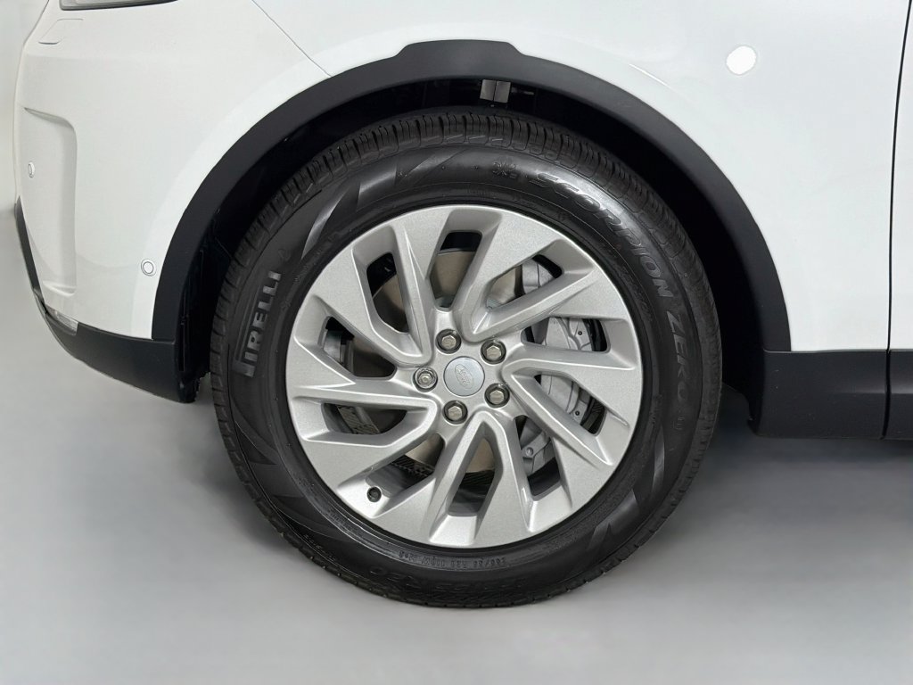 New 2026 Land Rover Discovery S AWD/4WD image 33
