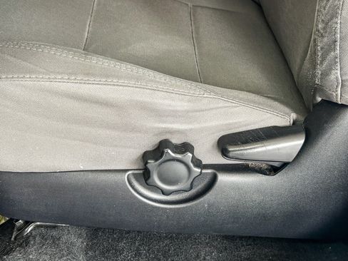 Used 2018 Toyota Tacoma SR5 RWD image 22