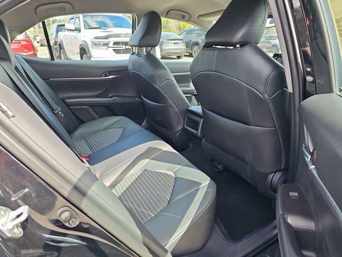 Used 2024 Toyota Camry SE image 14