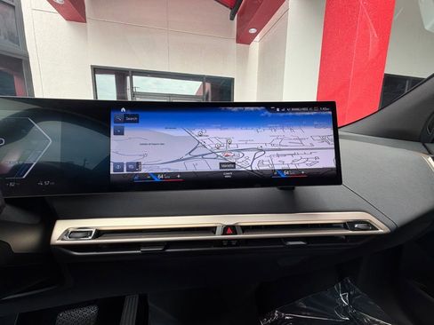Used 2023 BMW iX xDrive50 w/ Premium Package AWD/4WD image 21