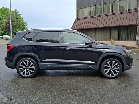 Used 2023 Volkswagen Taos SE w/ Panoramic Sunroof Package AWD/4WD image 12