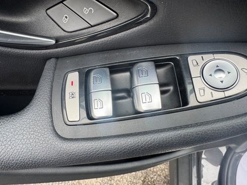 Certified 2022 Mercedes-Benz GLC 300 GLC 300 image 12