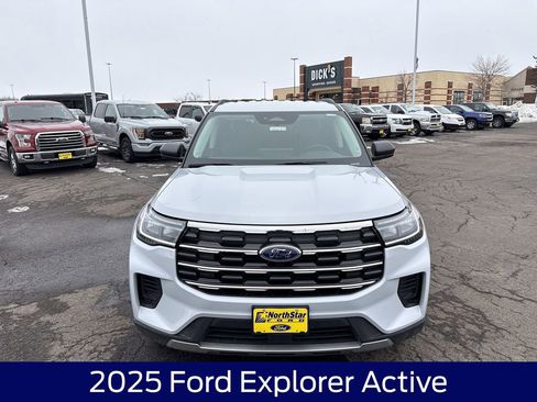 Used 2025 Ford Explorer Active image 4