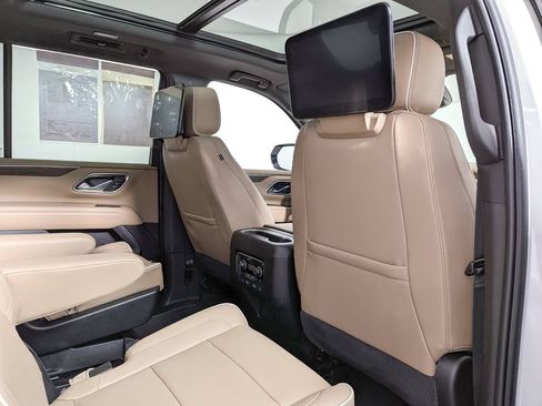 Used 2024 Chevrolet Tahoe Premier RWD image 40