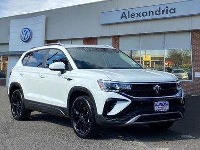 Certified 2023 Volkswagen Taos SE w/ Panoramic Sunroof Package