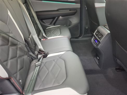 New 2026 Volkswagen Atlas Peak Edition AWD/4WD image 19