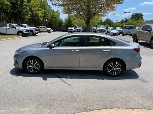 Used 2023 Kia Forte LXS FWD image 4