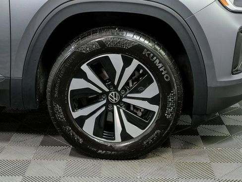 Certified 2025 Volkswagen Atlas Cross Sport SE image 35