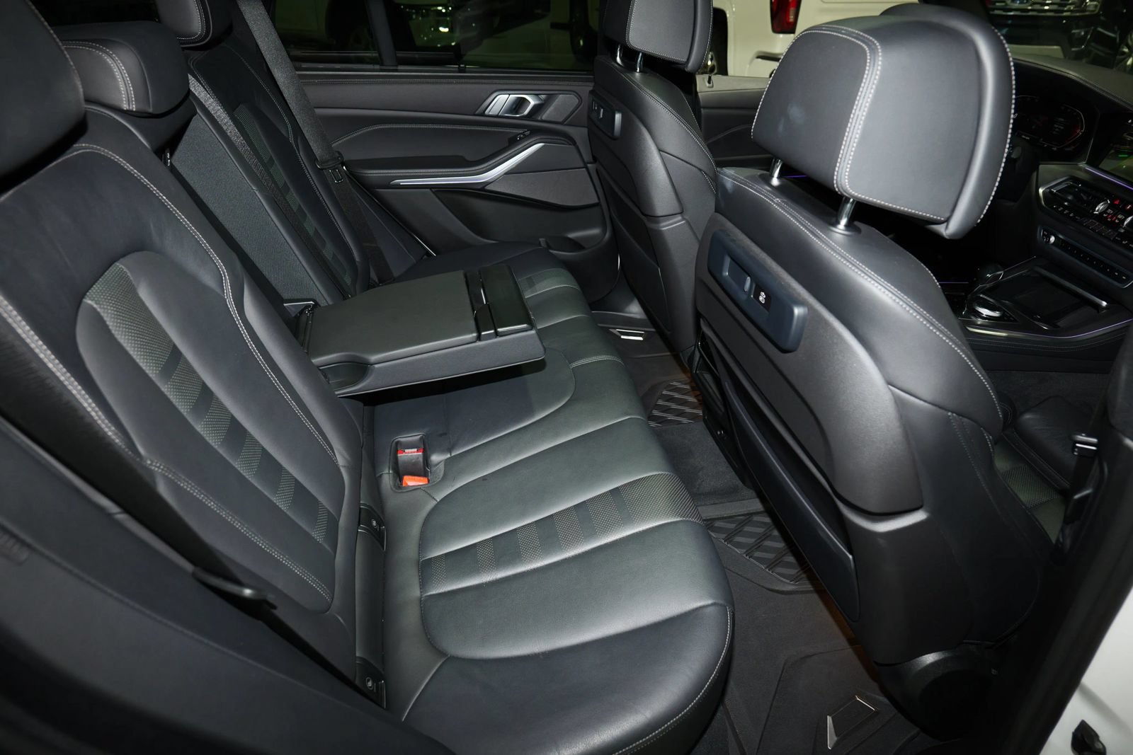 Used 2021 BMW X5 xDrive40i w/ M Sport Package AWD/4WD image 15