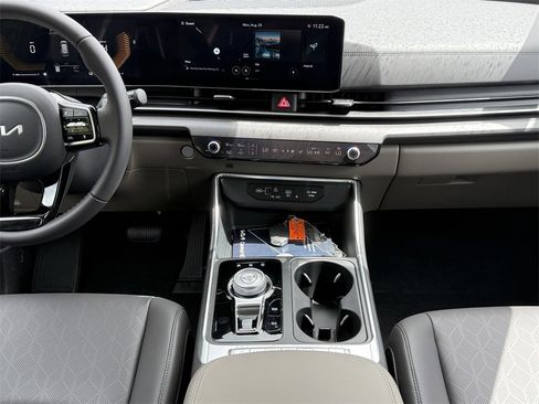 New 2026 Kia Carnival EX image 16