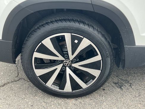 Certified 2023 Volkswagen Taos SE image 28