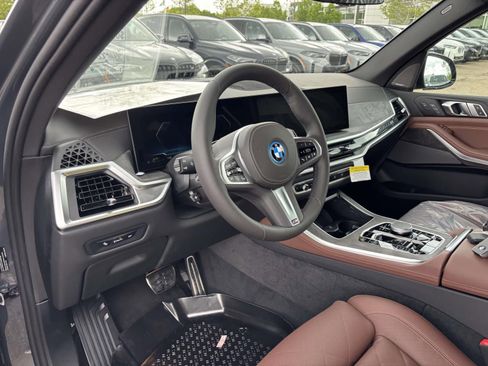 New 2026 BMW X5 xDrive50e w/ M Sport Package AWD/4WD image 9