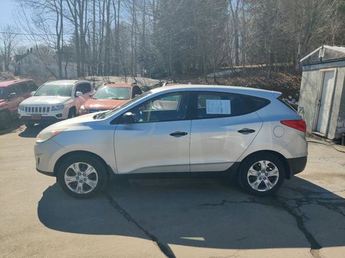 Used 2011 Hyundai Tucson GL image 3