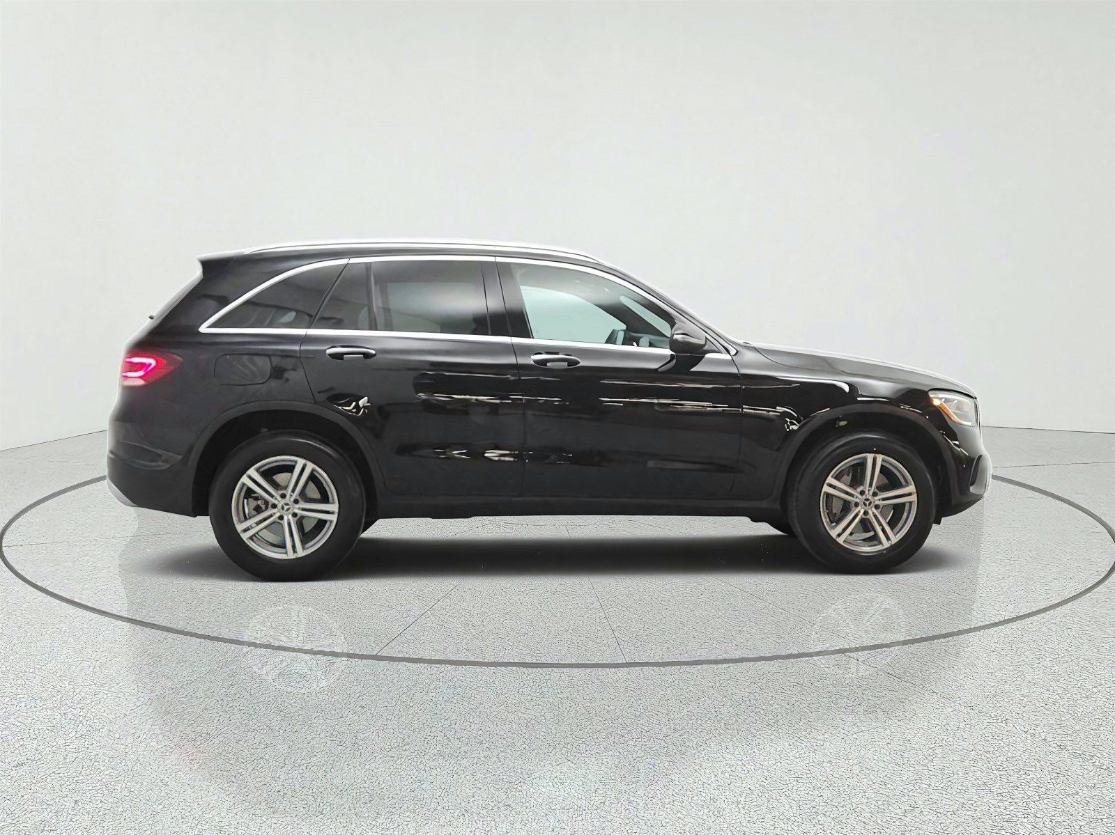 Used 2022 Mercedes-Benz GLC 300 image 4