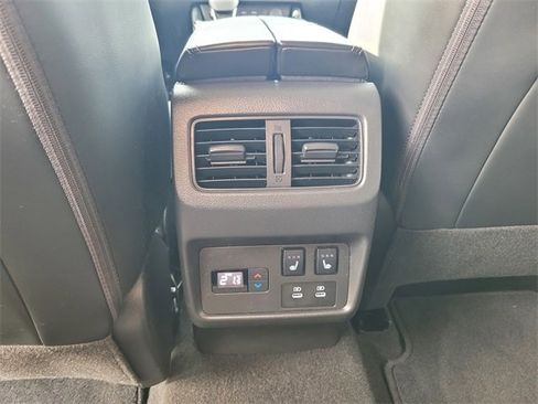 Certified 2024 Nissan Rogue Platinum w/ Platinum Premium Package image 17