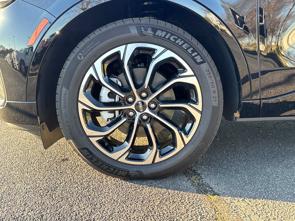Used 2025 Lincoln Nautilus Reserve AWD/4WD image 22