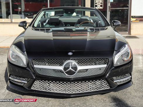 Used 2013 Mercedes-Benz SL 550 w/ Premium Pkg image 2