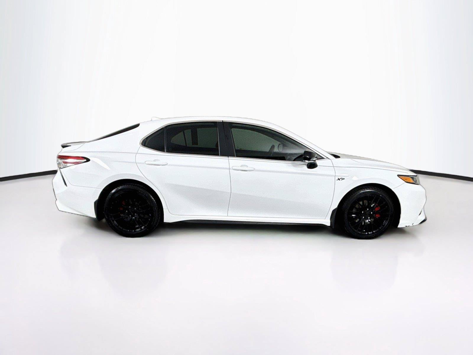 Used 2019 Toyota Camry SE w/ Convenience Package FWD image 9