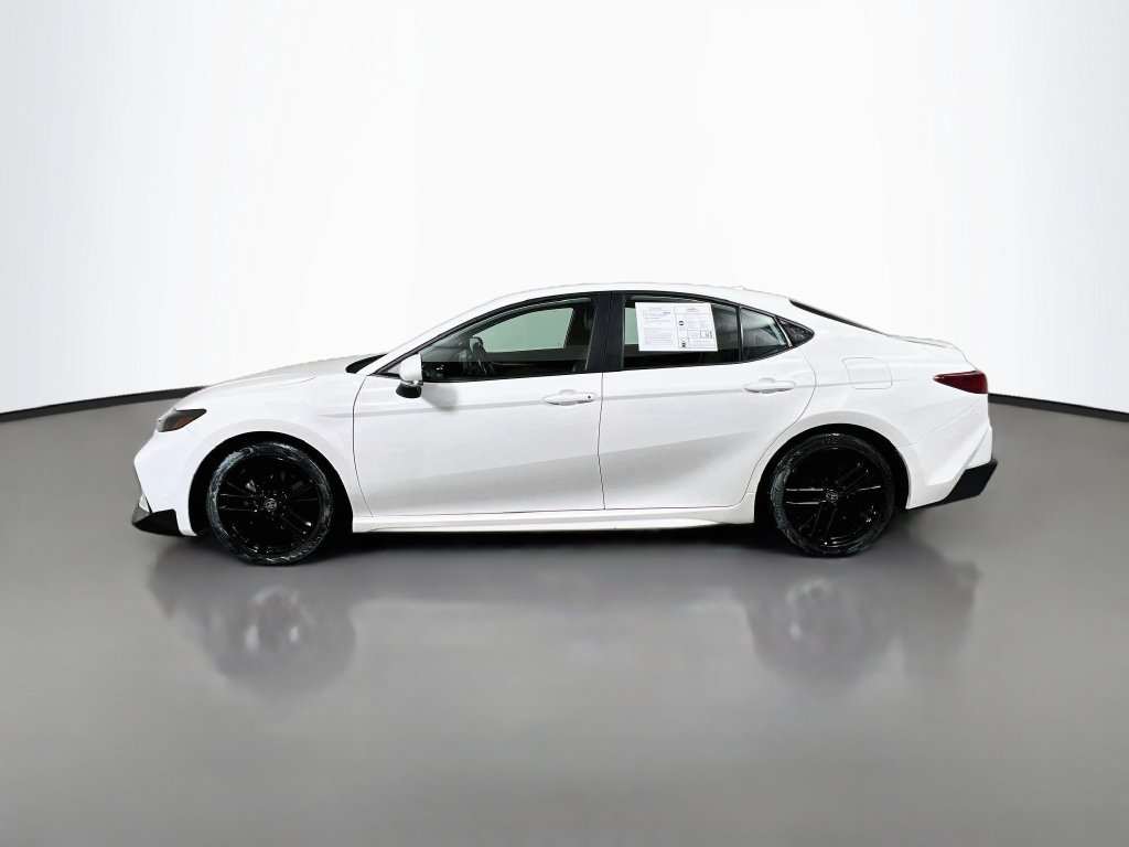 Used 2025 Toyota Camry SE FWD image 6
