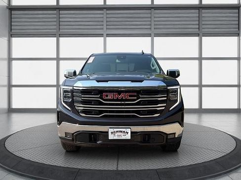 Used 2023 GMC Sierra 1500 SLT w/ SLT Premium Package AWD/4WD image 9