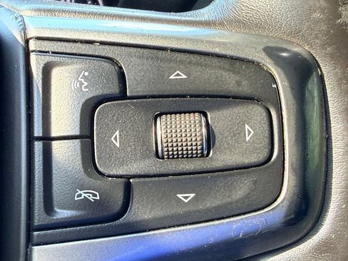 Used 2019 Chevrolet Silverado 1500 RST AWD/4WD image 41
