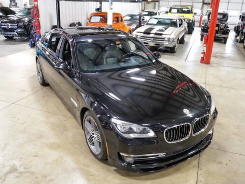 Used 2015 BMW ALPINA B7 xDrive LWB image 14