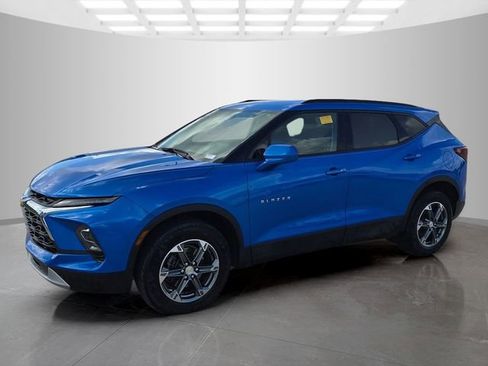 Used 2024 Chevrolet Blazer LT w/ Convenience Package FWD image 4