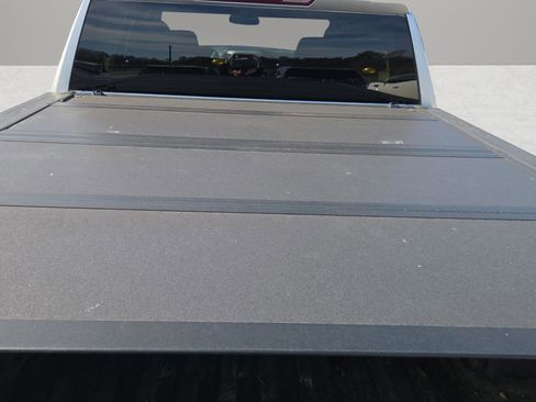 Used 2021 GMC Sierra 1500 SLE image 23