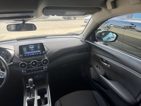 Used 2025 Nissan Sentra SV FWD image 33