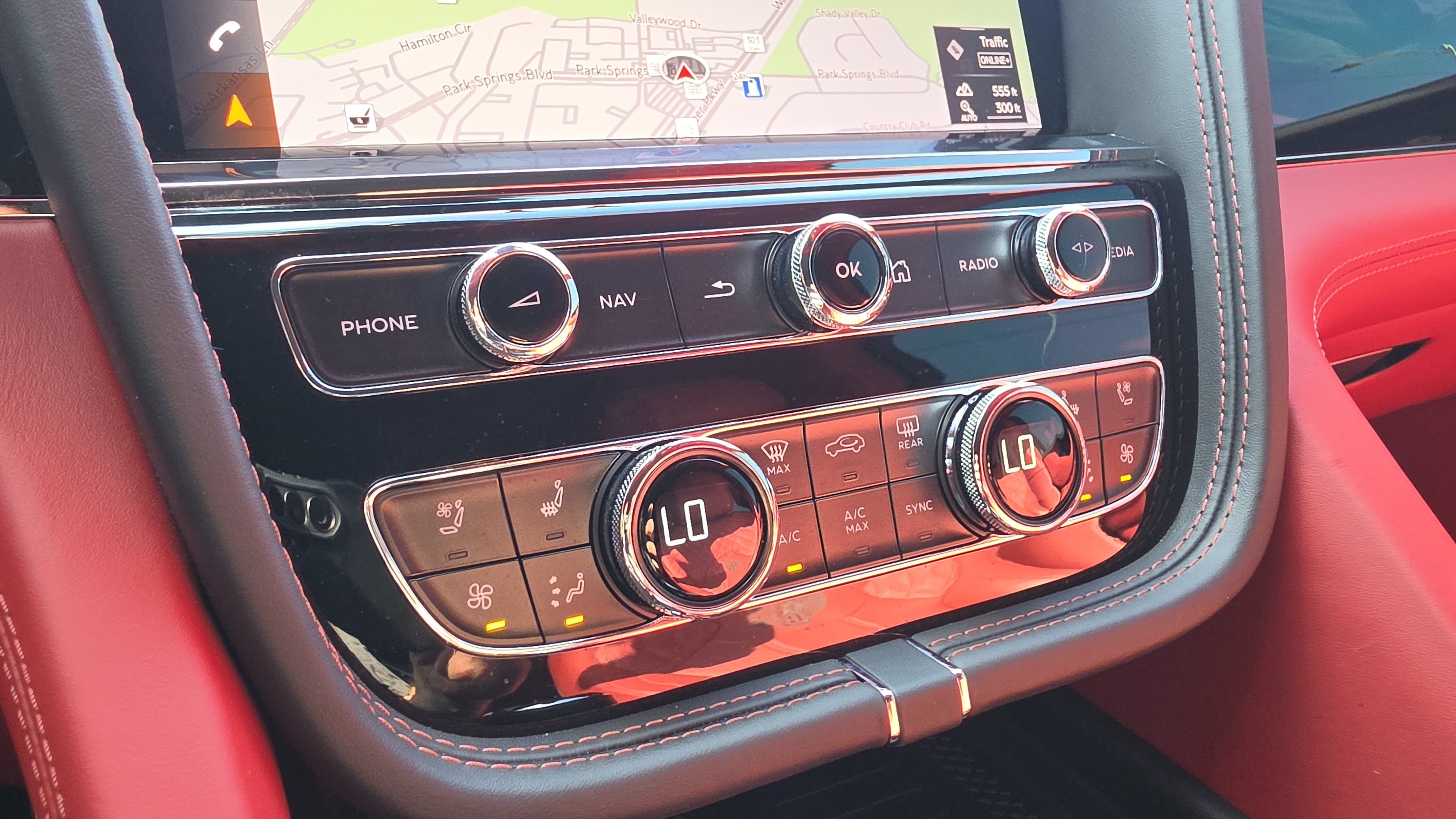 Used 2022 Bentley Bentayga AWD/4WD image 41