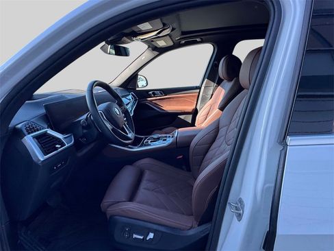 Certified 2025 BMW X5 xDrive50e w/ Premium Package image 12