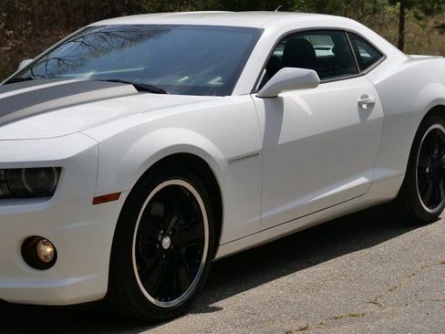 Used 2010 Chevrolet Camaro SS image 30