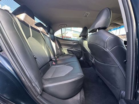 Used 2018 Toyota Camry SE FWD image 32