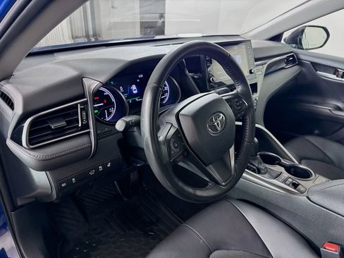 Used 2023 Toyota Camry XSE w/ Cold Weather Package FWD image 7