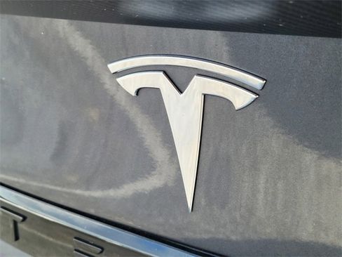 Used 2021 Tesla Model S Plaid image 5