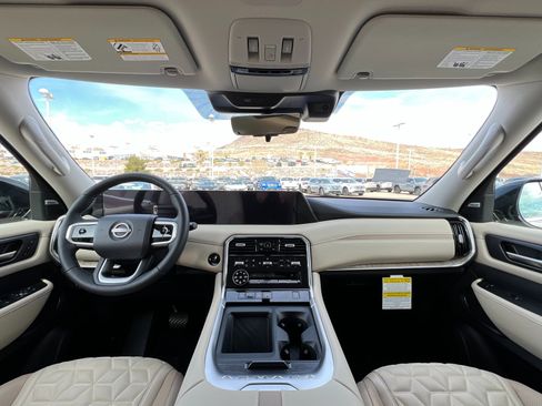 New 2025 Nissan Armada Platinum image 9