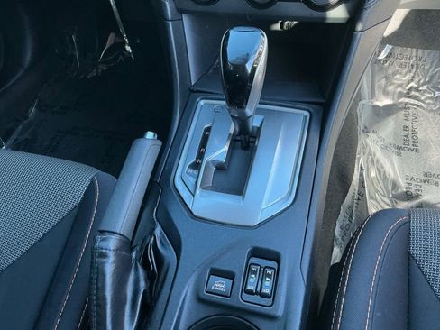 Used 2018 Subaru Crosstrek 2.0i Premium image 19