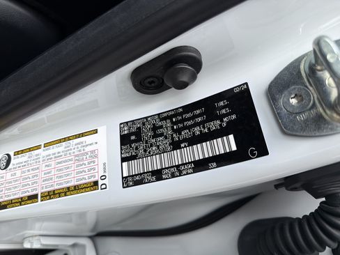 Certified 2024 Toyota 4Runner SR5 RWD image 32