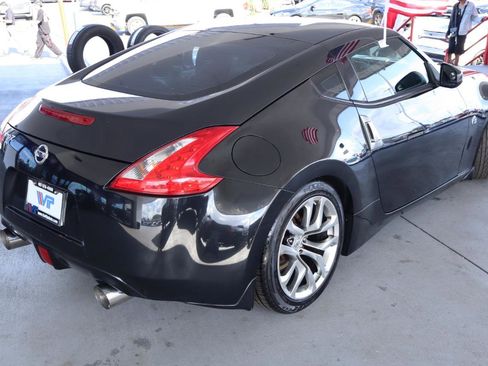 Used 2014 Nissan 370Z Coupe RWD image 5