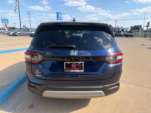 Certified 2025 Honda Pilot EX-L image 9