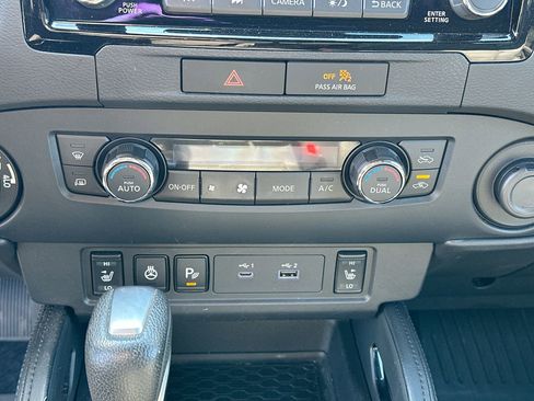 Used 2022 Nissan Frontier PRO-4X w/ Pro-4X Premium Package image 21