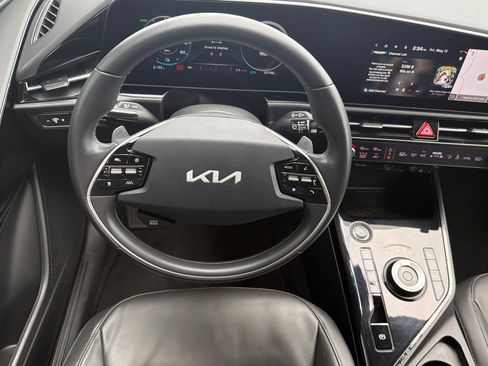 Used 2023 Kia Niro Wind FWD image 13