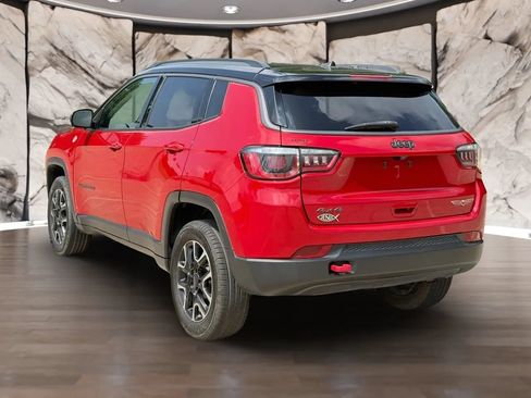 Used 2019 Jeep Compass Trailhawk AWD/4WD image 4