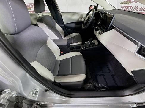 Certified 2023 Toyota Corolla LE image 28